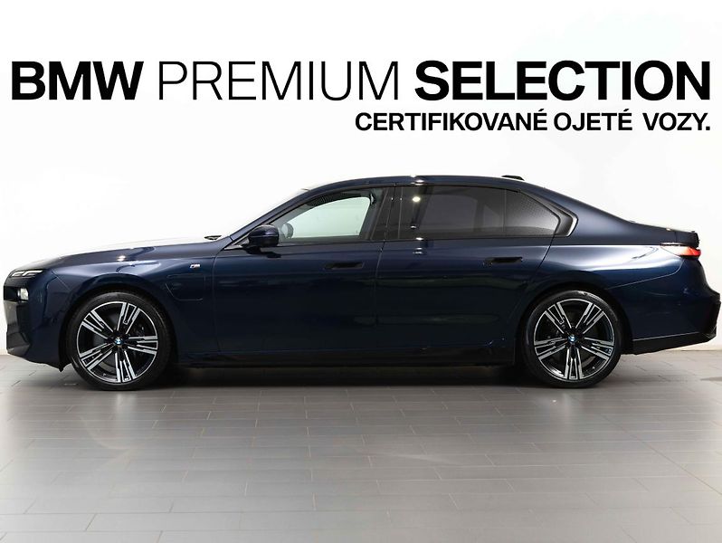 BMW Řada 7 750e xDrive - fotka 3 z 22