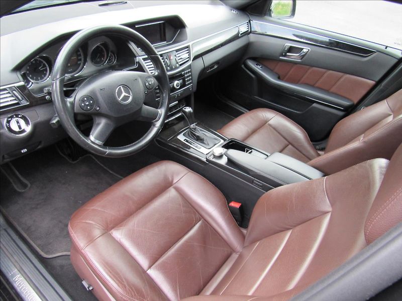 Mercedes-Benz Třídy E 2,1 E 220 CDI Avantgarde - fotka 9 z 32