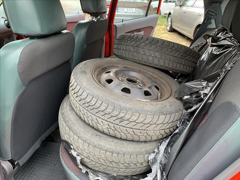 Hyundai Atos 1,1 i,ČR,1.MAJ - fotka 15 z 16