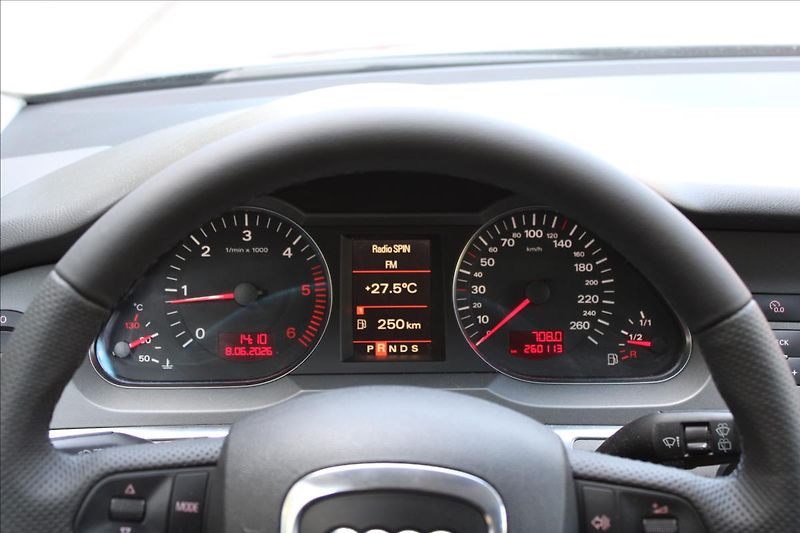 Audi A6 2.7 TDI V6 Avant / 132 kW / Qu - fotka 17 z 36