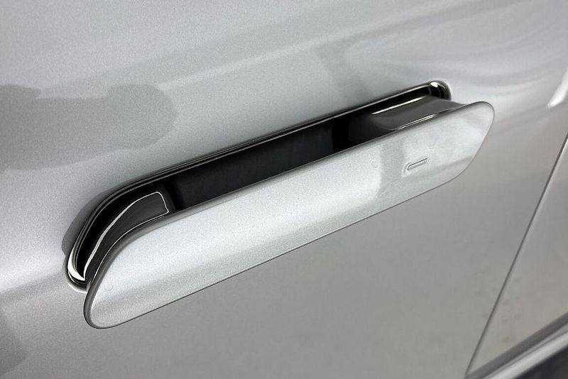 BMW iX3 40 - fotka 27 z 28