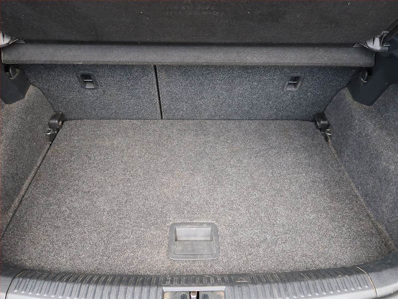 Volkswagen Polo (2015) Comfortline 1.2 TSI - fotka 14 z 15