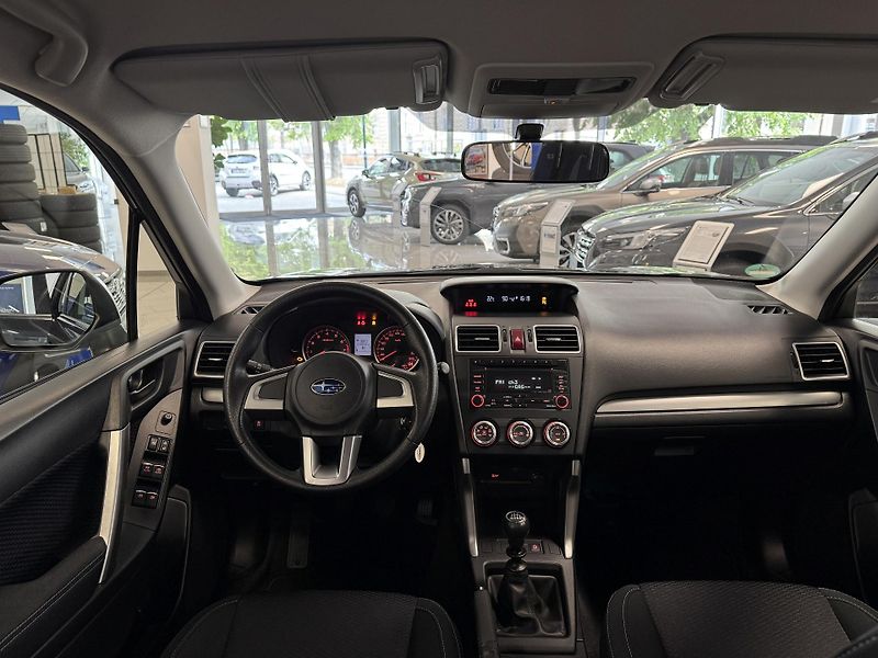 Subaru Forester 2.0i Trend, 6MT - fotka 16 z 45