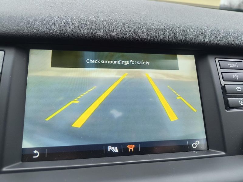 Land Rover Discovery Sport 2.0 TD4 4X4 NAVI/AC/KAMERA/ALU - fotka 38 z 43
