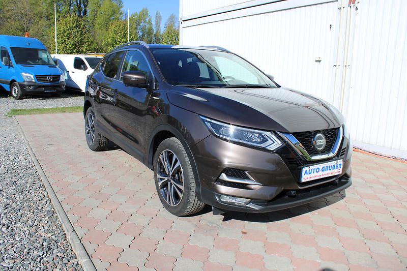 Nissan Qashqai 1.3 DiG-T 1.Majitel ČR Panoram - fotka 2 z 25