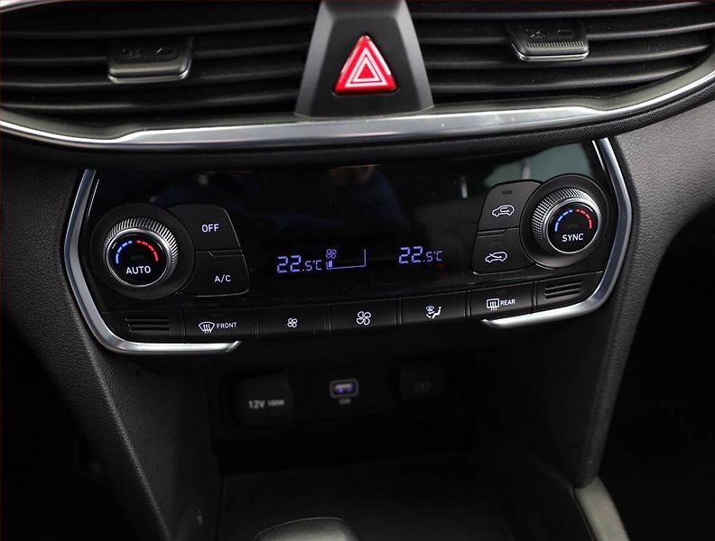 Hyundai Santa Fe (2023) 2.2 CRDi - fotka 11 z 20