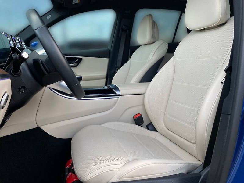 Mercedes-Benz GLC (2024) 300 e 4MATIC - fotka 10 z 28