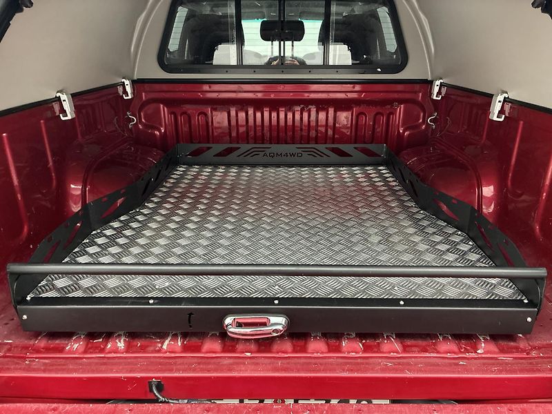 Toyota Hilux 2,4 D-4D 110kW 4x4 Aut. CZ DPH - fotka 10 z 25