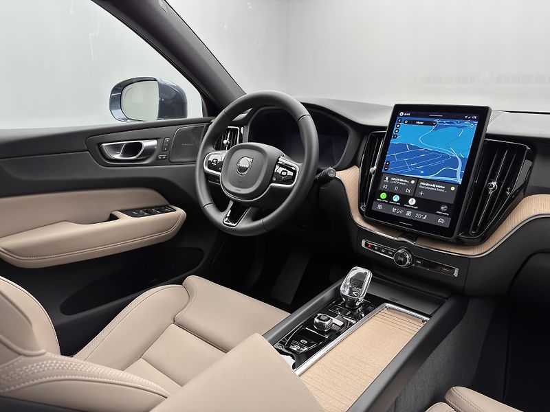 Volvo XC60 B5 AWD BRIGHT PLUS CZ 1.maj - fotka 24 z 49