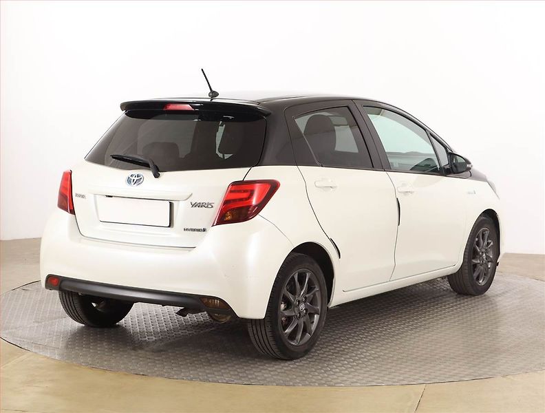 Toyota Yaris (2017) 1.5 Hybrid, Automat - fotka 5 z 19