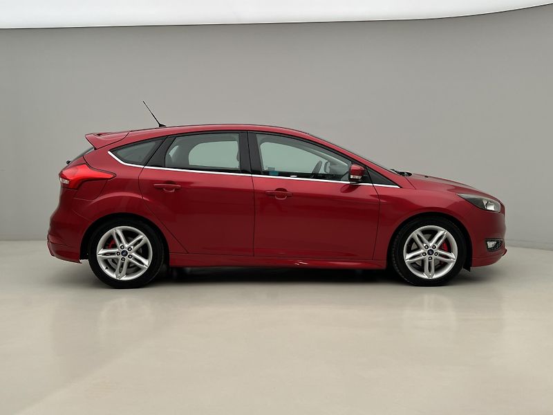 Ford Focus 1.5 ECOBOOST MAN 1. maj. - fotka 9 z 36