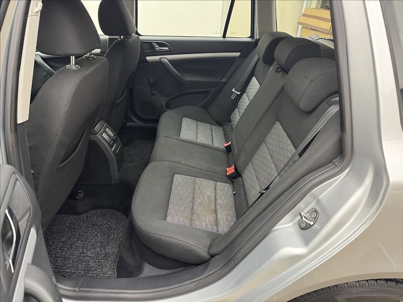Škoda Octavia 1,6 TDi 77kW KLIMATIZACE SWING - fotka 23 z 24