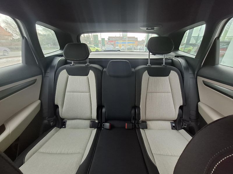 Škoda Karoq (2019) 2.0TDI,nehav,72tkm,top stav - fotka 14 z 21