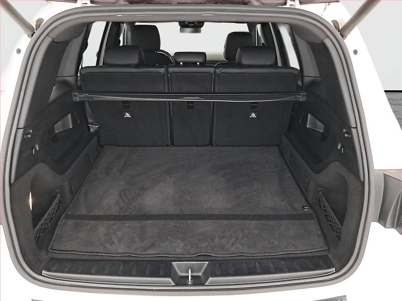 Mercedes-Benz GLB (2020) 250 - fotka 14 z 24