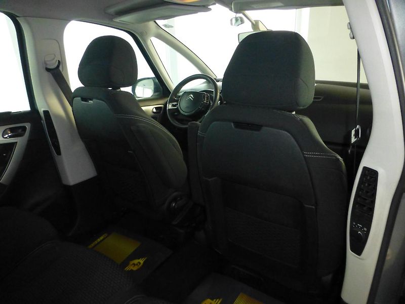Citroën Grand C4 Picasso (2009) 1,6HDI**KLIMATIZACE***7 MÍST** - fotka 24 z 29