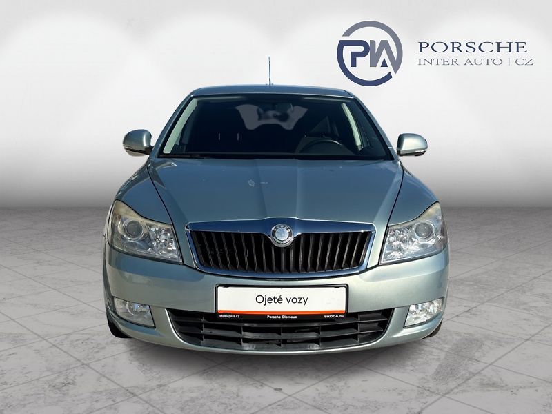 Škoda Octavia 1.6 MPi 75kW Ambiente Plus - fotka 2 z 29