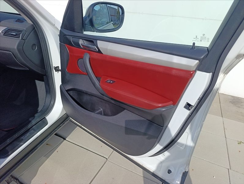 BMW X3 2,0 D X-drive aut. Kůže Bi-xen - fotka 25 z 53