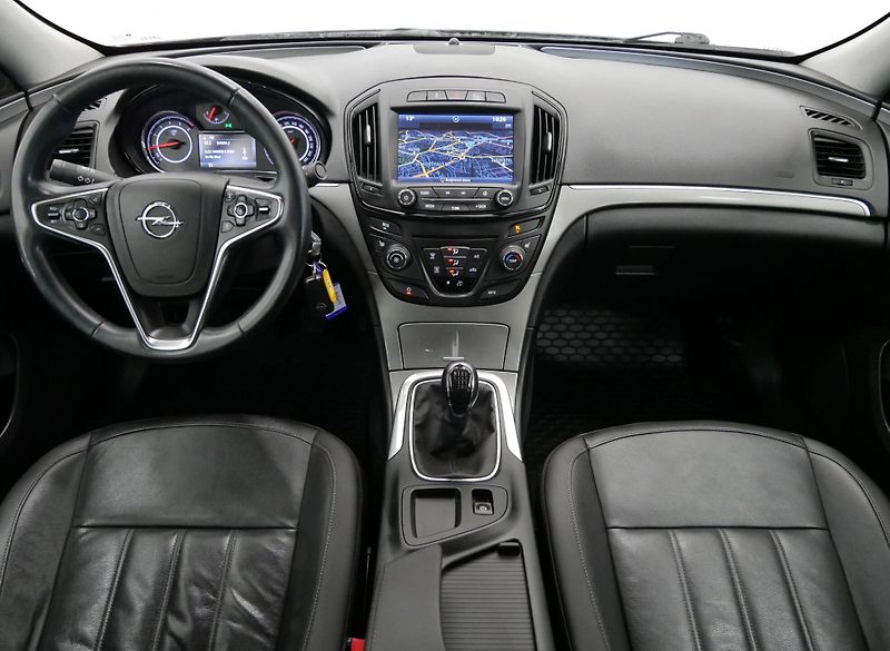 Opel Insignia - fotka 5 z 24