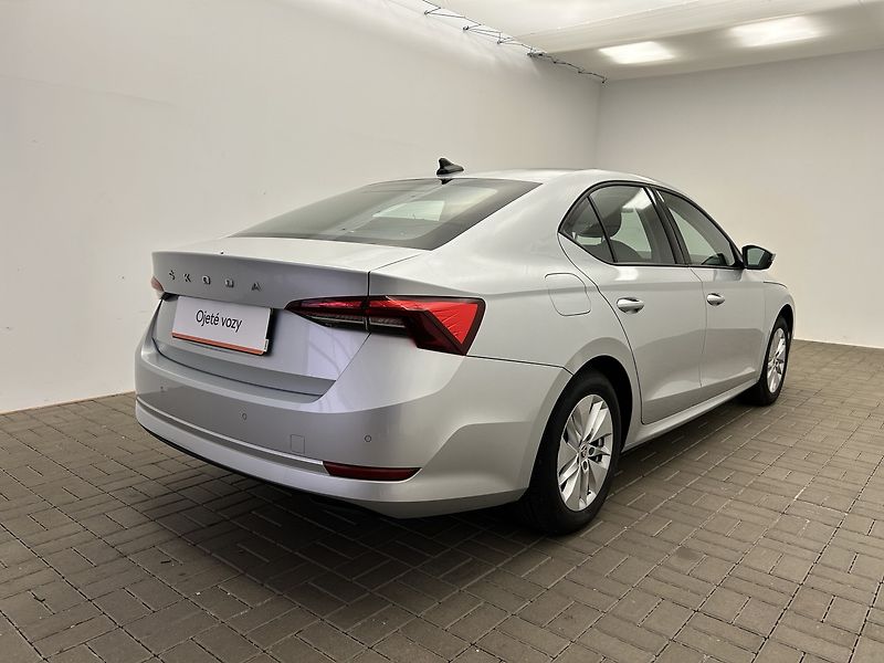 Škoda Octavia 2.0 TDI Ambition Plus Extra - fotka 2 z 21