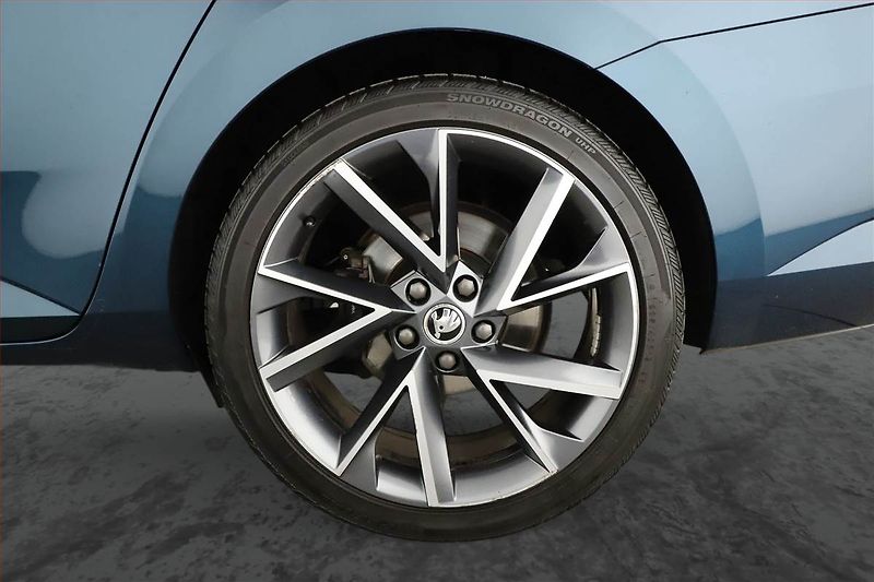 Škoda Superb (2020) iV 1.4 TSI PHEV, ČR, AUTOMAT - fotka 23 z 25
