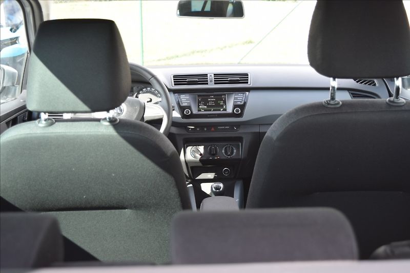 Škoda Fabia 1,0 MPI 55KW PO SERVISE VÝHŘEV - fotka 15 z 43