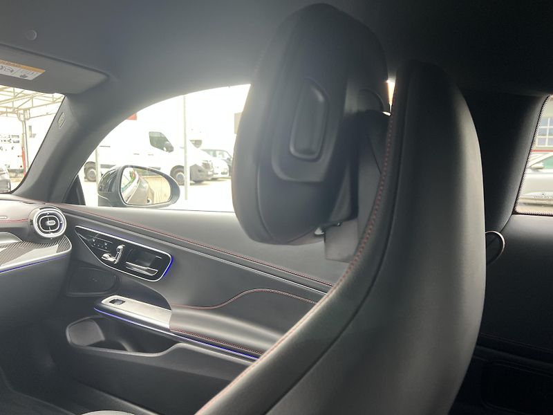 Mercedes-Benz CLE (2024) AMG 53 4MATIC 330kW - fotka 52 z 64
