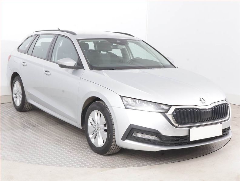 Škoda Octavia (2022) Ambition 2.0 TDI, ČR,1.maj - fotografie inzerátu