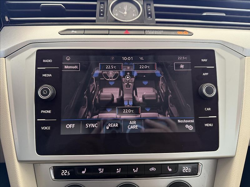 Volkswagen Passat 2,0   TDI 110kW,SERVISNÍ KNÍŽK - fotka 20 z 30