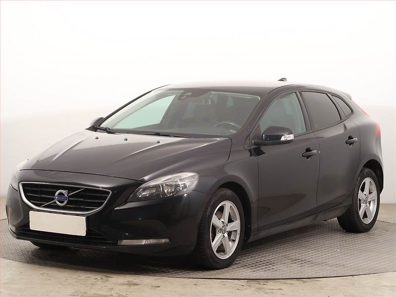 Volvo V40 (2014) 1.6 D2, Serv.kniha, Navi - fotka 2 z 14