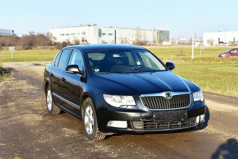 Škoda Superb 2,0 TDI SERVIS STK NOVÉ DSG! - fotka 3 z 19