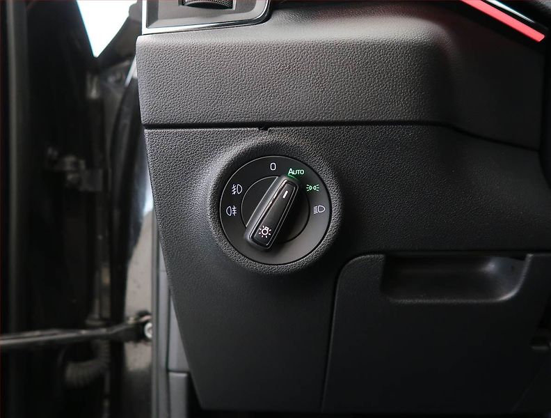 Škoda Karoq (2020) Sportline 1.5 TSI, digi klima - fotka 24 z 25