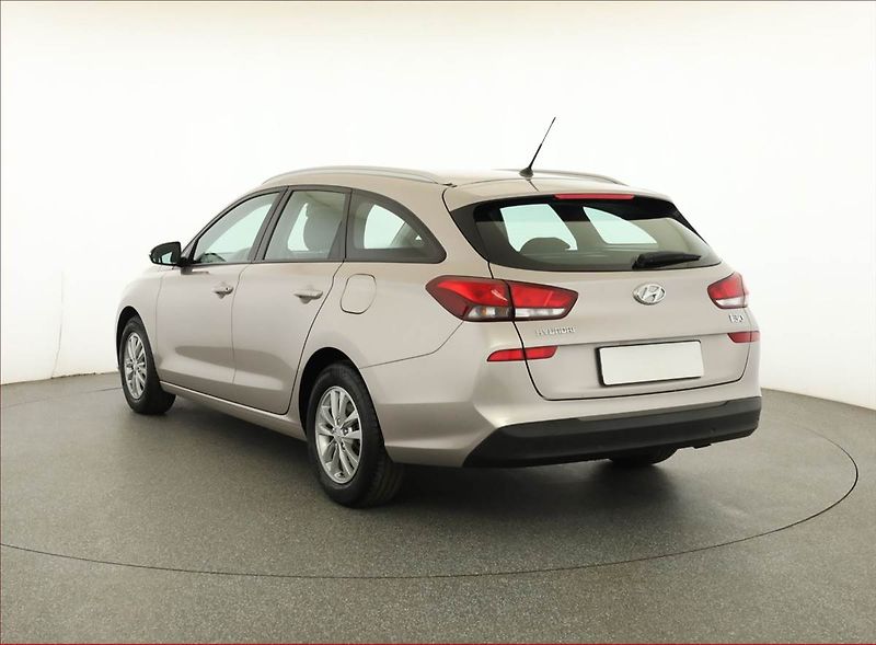 Hyundai i30 (2017) 1.6 CRDi, Serv.kniha, Tempomat - fotka 4 z 18