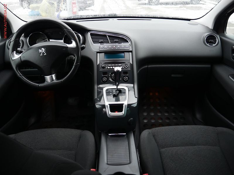 Peugeot 5008 (2015) 2.0 HDi, ČR, Active, AT - fotka 8 z 18