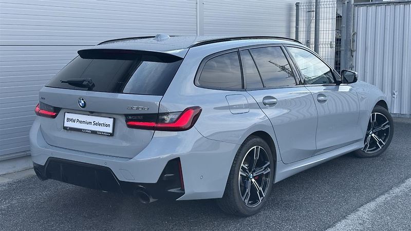 BMW Řada 3 330d xDrive Touring - fotka 2 z 9