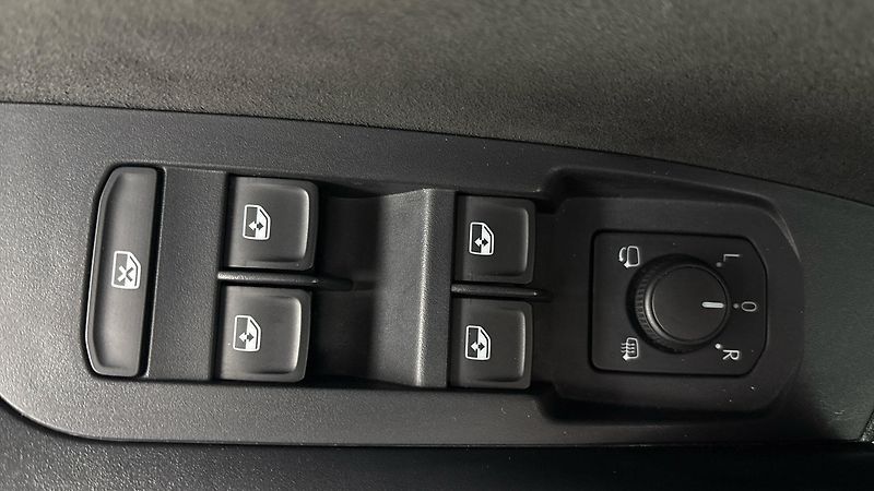 Škoda Kodiaq 2.0 TSI DSG 4x4 Sportline - fotka 25 z 34