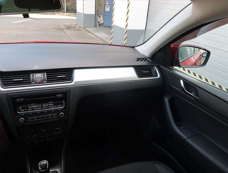 Škoda Rapid (2013) Spaceback 1.2 TSI, ČR,1.maj - fotka 8 z 17