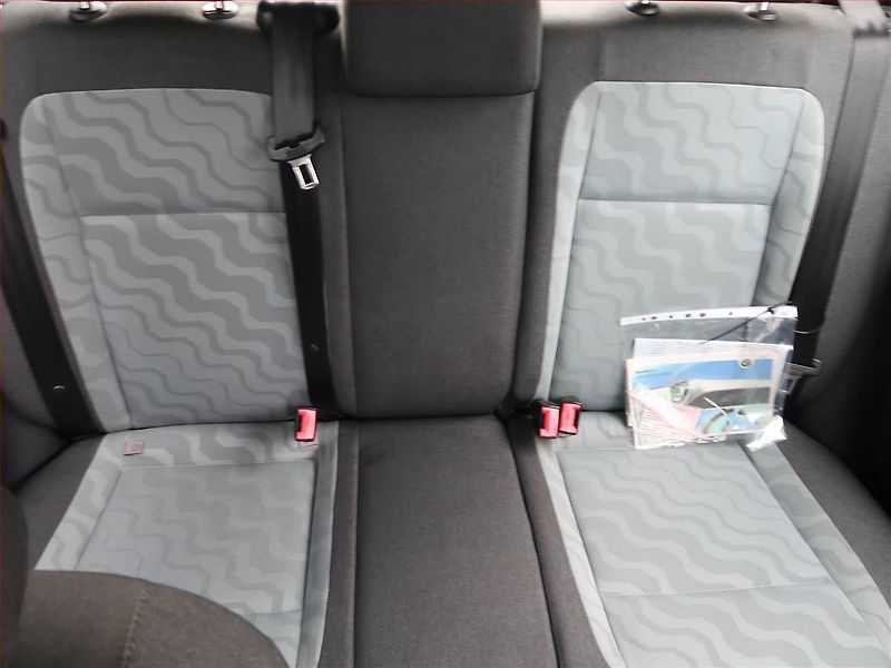 Škoda Fabia (2008) Ambiente 1.4 16V - fotka 10 z 15