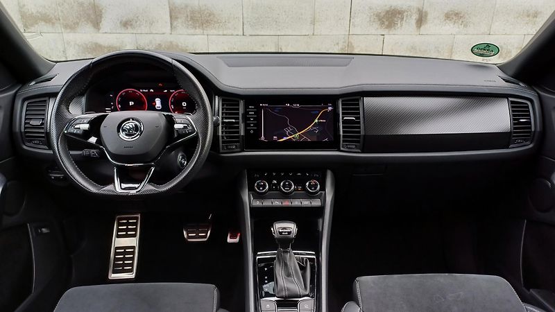 Škoda Kodiaq SPORTLINE TDI 147kW WEBASTO-ČR - fotka 17 z 50