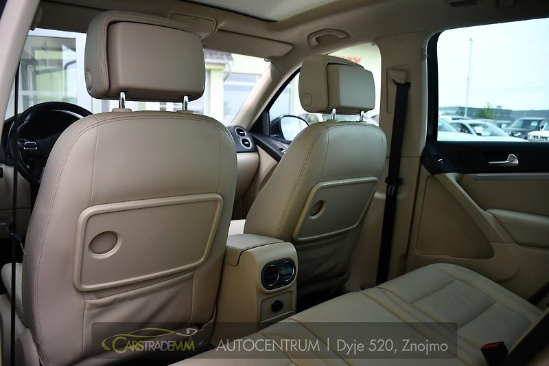 Volkswagen Tiguan 2.0TDi 103kW PANO TAŽNÉ - fotka 19 z 54