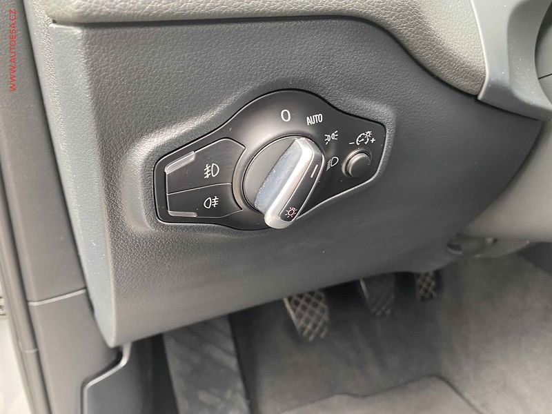Audi Q5 (2011) 2.0 TFSi quattro, S-line - fotka 15 z 18