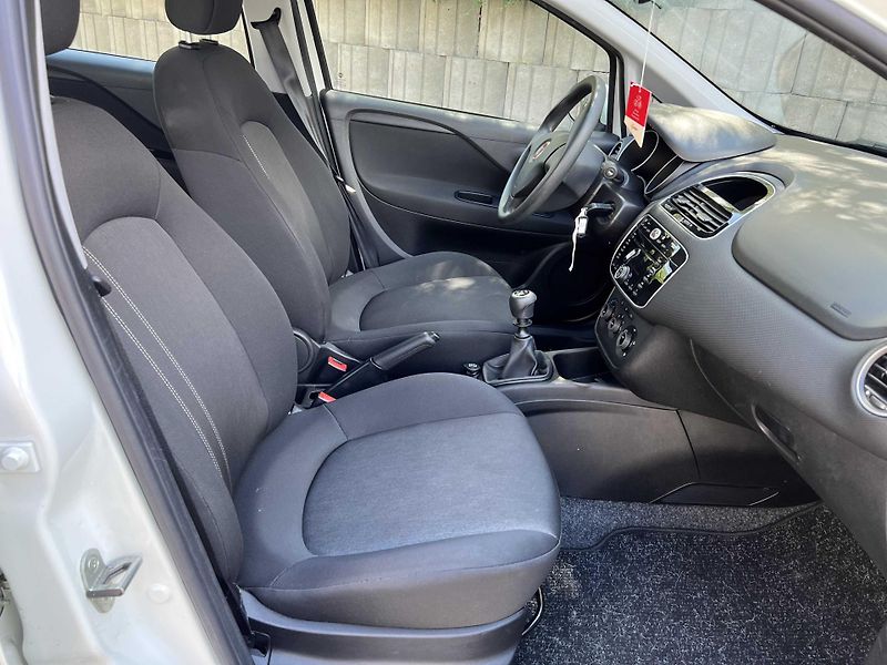 Fiat Punto 1.2 8v 51 kW 43.000KM - fotka 6 z 15