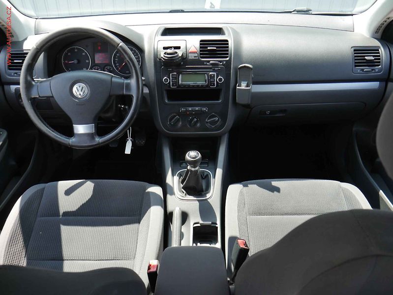 Volkswagen Golf (2009) 1.9 TDi, ČR, AC, výhřev sed - fotka 8 z 15
