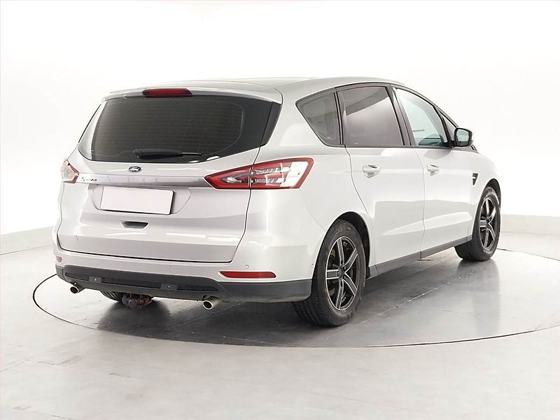 Ford S-MAX (2016) 2.0 TDCi, Serv.kniha - fotka 5 z 22
