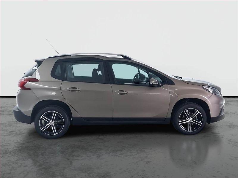 Peugeot 2008 (2017) 1.2 PureTech, ČR,1.maj - fotka 6 z 17