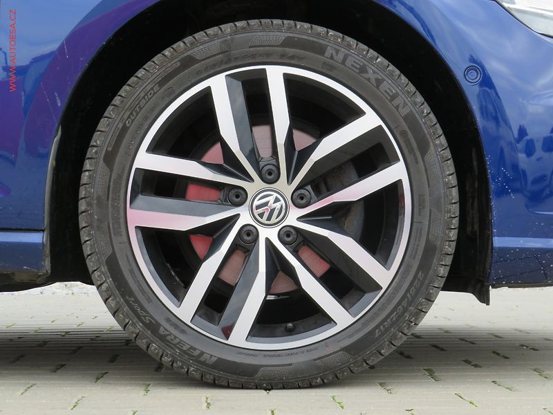 Volkswagen Golf (2018) 2.0TDi, Navi, park.čidla - fotka 28 z 31