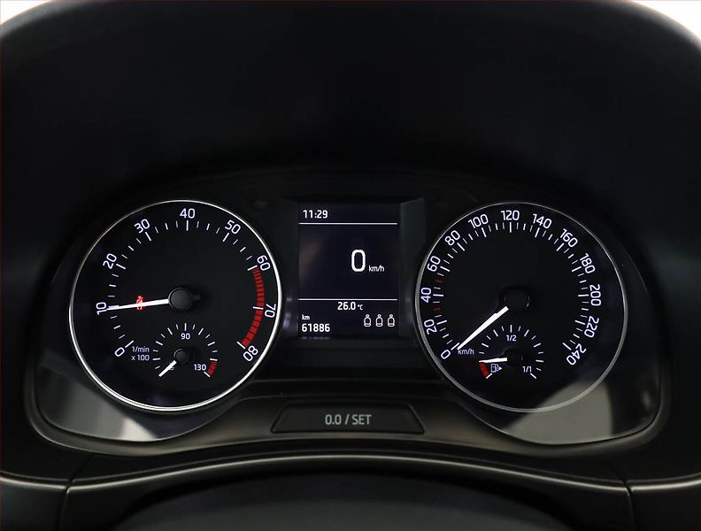 Škoda Fabia (2018) Style 1.0 TSI, Park. senzory - fotka 8 z 18