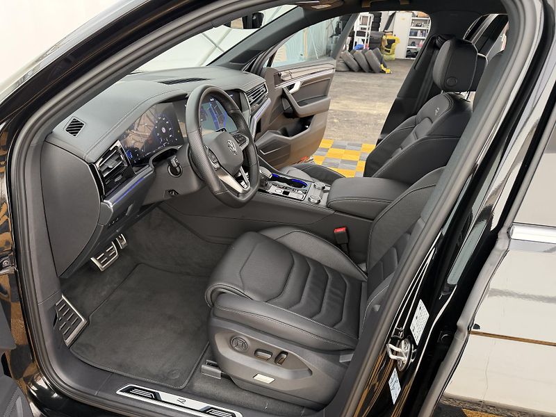 Volkswagen Touareg 3.0Tdi*1-MAJ*DPH*HUD*R-LINE* - fotka 8 z 47