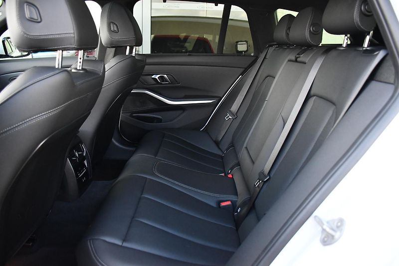 BMW Řada 3 320d xD M-SPORT 3LZÁRUKA ČR 1M - fotka 20 z 48
