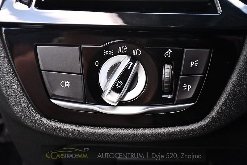 BMW Řada 5 518d ČR 1.M CARPLAY - fotka 30 z 54