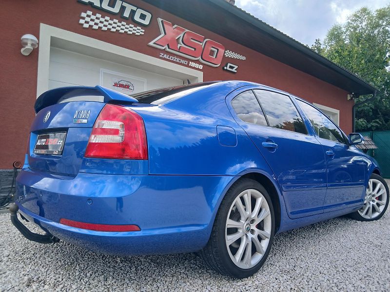 Škoda Octavia 2.0 TFSi RS - fotka 3 z 34